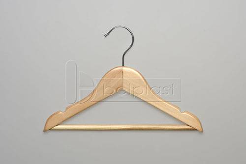 Perchas de madera por mayor