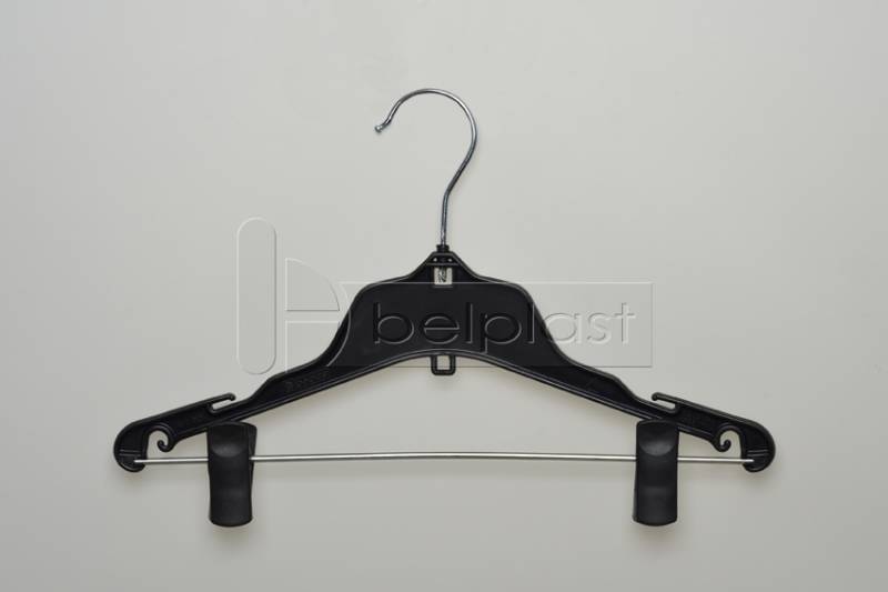 Percha Niño con barral y broche movibles / Blusa y falda - Largo 33cm